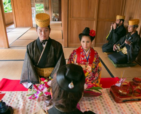 琉球古典音楽の伴奏で式は進む