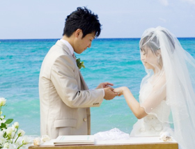 砂浜の結婚式 ～アンドゥフィーウェディング～